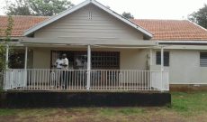 House on 1.2 acres for sale in Bugolobi 600,000 USD