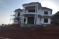 7 bedroom house for sale in Kitende with lake view 320m