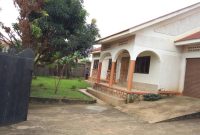 4 bedroom house for sale in Kiwatule 250m