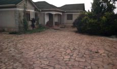 4 bedroom house for sale in Wakiso on 95 decimals 180m