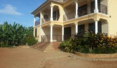 6 bedroom house for sale in Bwebajja 950m