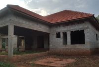 8 Bedroom house for sale in Buloba for 200m