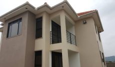 5 bedroom house for sale in Kitende Kitovu at 300m