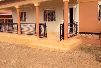 4 bedroom house for sale in Kiwatule Kampala 380m