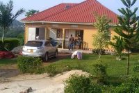 3 bedroom house for sale on Kitemu Masaka road at 100m