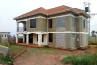 4 bedroom house for sale in Entebbe at 450m