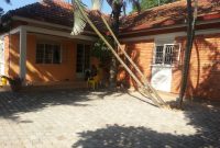 2 houses of 3 bedrooms each going for 1 billion Uganda shillings In Ministers village Ntinda