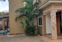 5 bedroom house for rent in Muyenga at 2,000 USD
