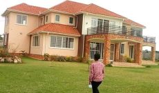 6 bedroom lake view house for sale in Nkumba at 690,000 USD