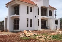 5 bedroom house for sale in Kyanja on 100x100ft at 550m