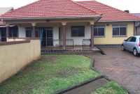 4 bedroom house for sale in Kiwatule at 500m