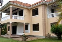 5 bedroom house for rent in Kololo with pool at 4,000 USD