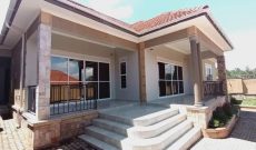 4 bedroom house for sale in Bwebajja at 620m