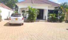 4 bedroom house for sale in Namilyango Seeta at 190m