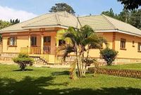 5 bedroom house for sale in Gayaza Dundu on 1 acre at 320m