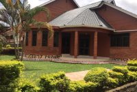 4 bedroom house for sale on half acre in Manyago Entebbe 350,000 USD