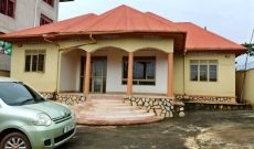 3 bedroom house for sale in Mbalwa at 190m