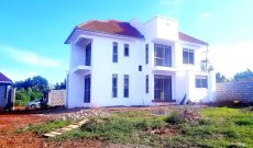 5 bedroom house for sale in Kyanja 25 decimals at 450m