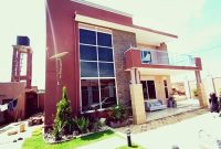 4 bedroom house for sale in Kyanja with pool at 480m