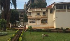 Old house for sale in Kololo on 70 decimals at 1.5m US Dollars