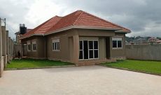 4 bedroom house for sale in Kira Mulawa at 450m