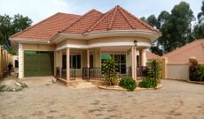 4 bedroom house for sale in Kulambiro on 25 decimals at 500m shillings