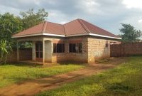 3 bedroom shell house for sale in Bweyogerere 18 decimals 110m