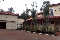 4 bedroom house for rent in Kololo with pool at 5,000USD