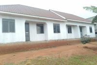 3 rental units for sale in Kitende Lumuli on 12 decimals at 100m