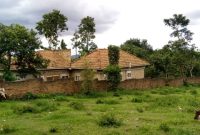 1 acre of land for sale in Mutundwe hill at 1.3 billion shillings