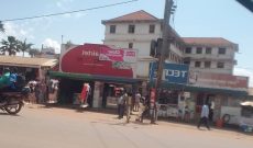 2 shops for sale in Seeta town 2.2m monthly at 250m