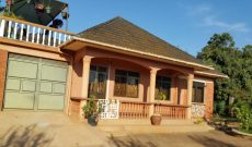 3 bedroom house for sale in Entebbe on 25 decimals at 350m
