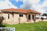 4 bedroom house for sale in Najjera Buwate at 370m