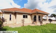 4 bedroom house for sale in Najjera Buwate at 370m