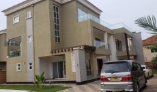 7 bedroom house for sale in Munyonyo with a swimming pool at $700,000