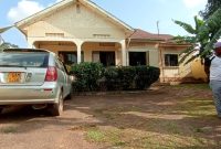 3 bedroom house for sale in Bweyogerere 60x100fts At 175m