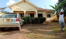 3 bedroom house for sale in Bweyogerere 60x100fts At 175m