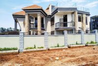 7 bedroom house for sale in Kyanja with pool at 1.6 billion shillings