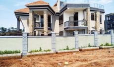 7 bedroom house for sale in Kyanja with pool at 1.6 billion shillings