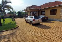 4 bedroom house for sale in Kira 20 decimals at 500m