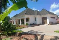 4 bedroom house for sale in Bunga Kawuku at 650m