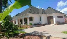 4 bedroom house for sale in Bunga Kawuku at 650m