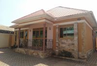 3 bedroom house for sale in Bweya Kajjansi at 200m