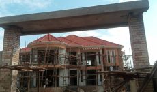 7 bedroom house for sale in Munyonyo at 1.3 billion