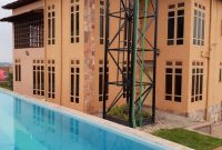 5 bedrooms for sale in Munyonyo with swimming pool at $400,000