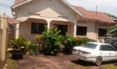 3 bedroom bank sale house in Bweyogerere at 180m