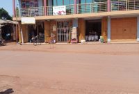 8 shops commercial building for sale in Kitende 3m monthly at 450m