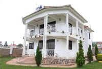 House for sale in Bwebajja Akright at 700m