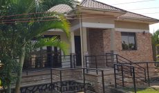 3 bedroom house for sale in Kitende 13 decimals at 290m