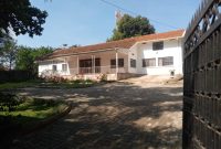 4 bedroom house for sale in Muyenga on 80 decimals at $1.2m